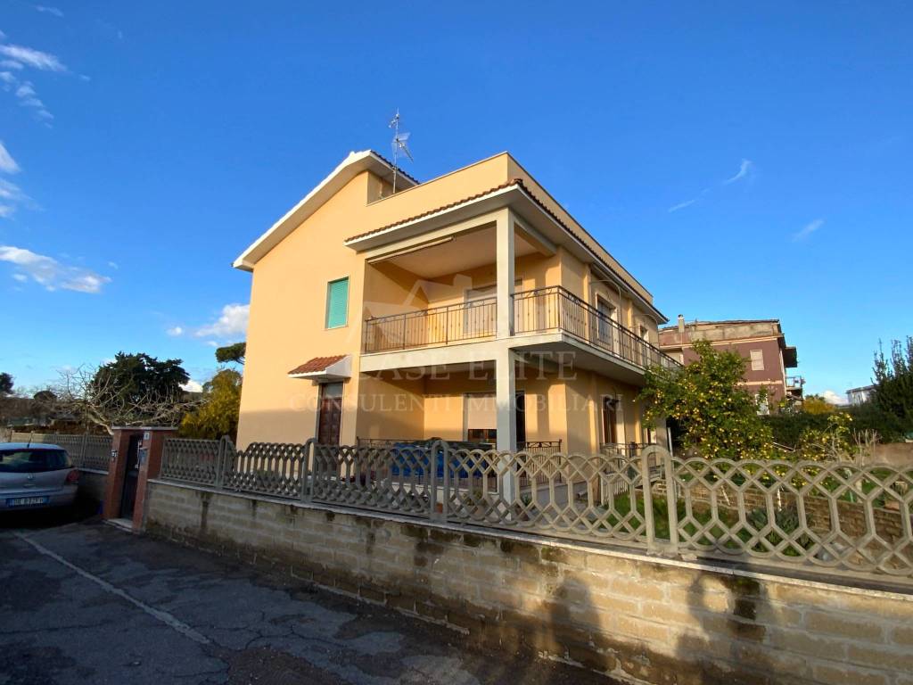 Appartamento a Ardea in Via del Falco, 24 - Foto 2