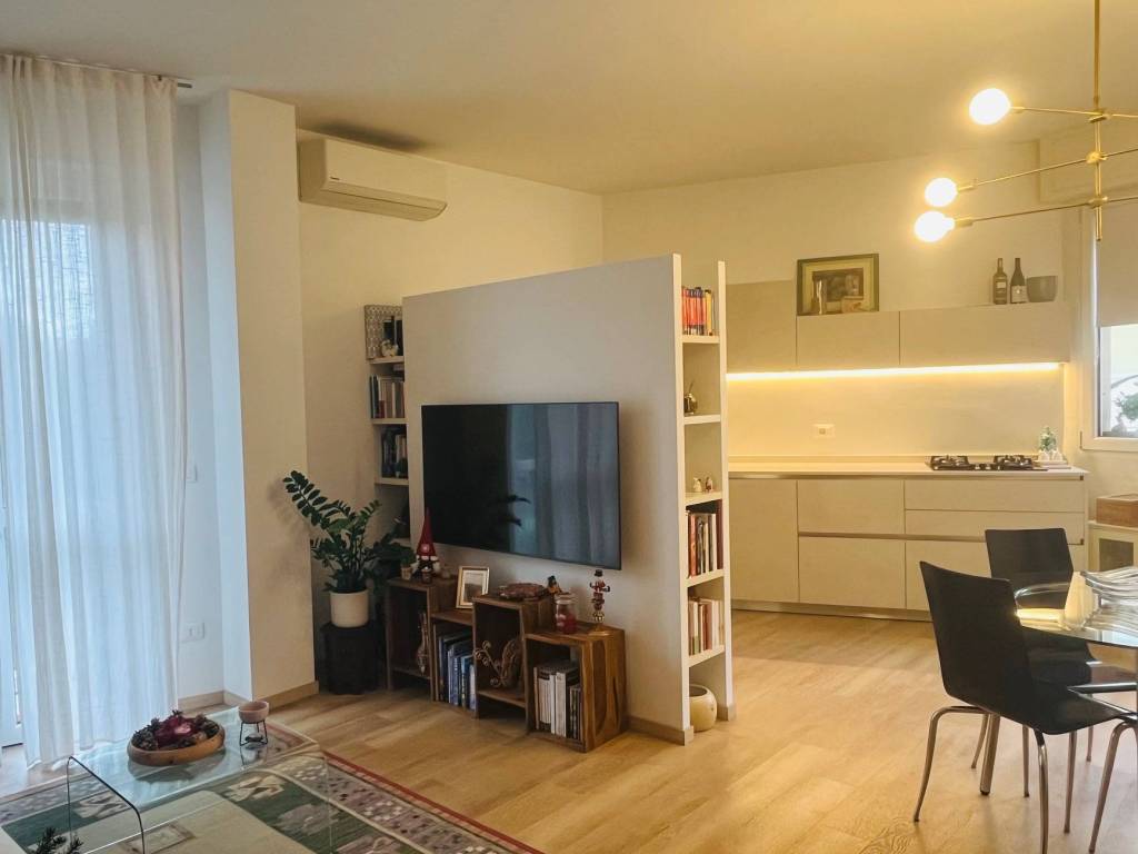 Appartamento a Livorno in Viale dei Pini - Foto 3