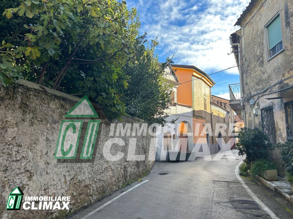 Appartamento a Caserta in Via Casamancini, 2 - Foto 2