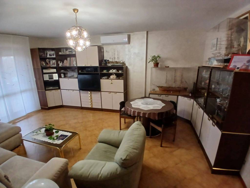 Appartamento a Venaria reale in Via Giuseppe Parini, 9 - Foto 4