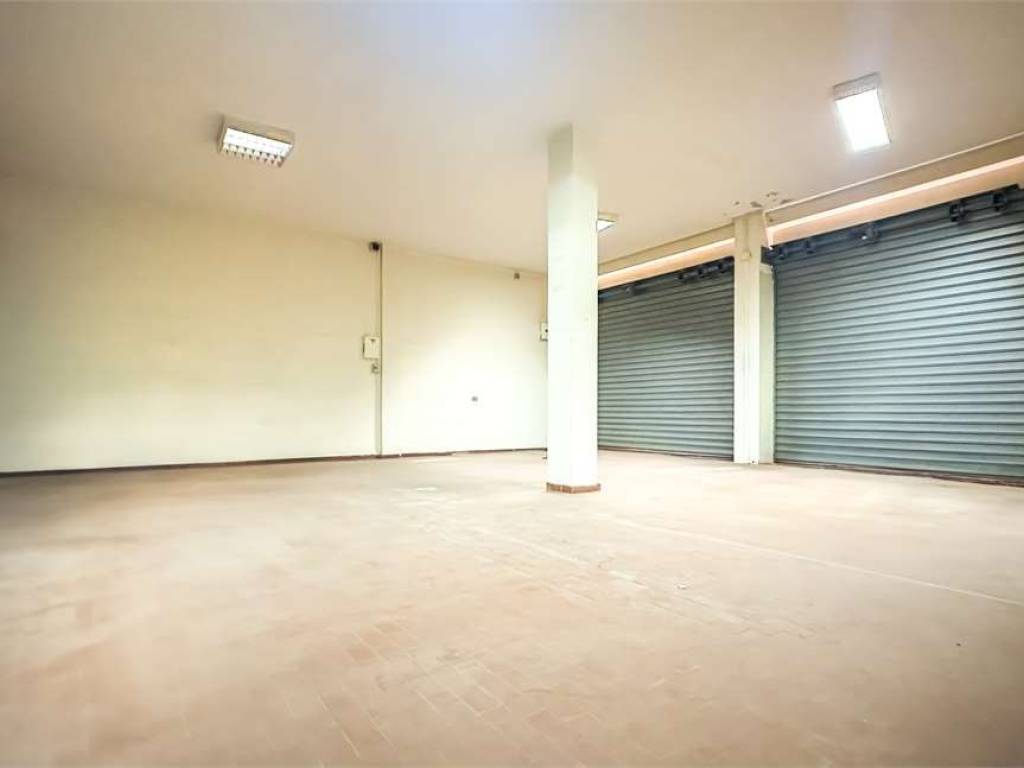 Box / garage a Cagliari in Via Colomba Antonietti, 00 - Foto 2