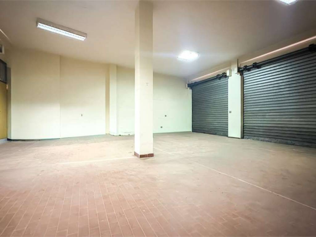 Box / garage a Cagliari in Via Colomba Antonietti, 00 - Foto 3