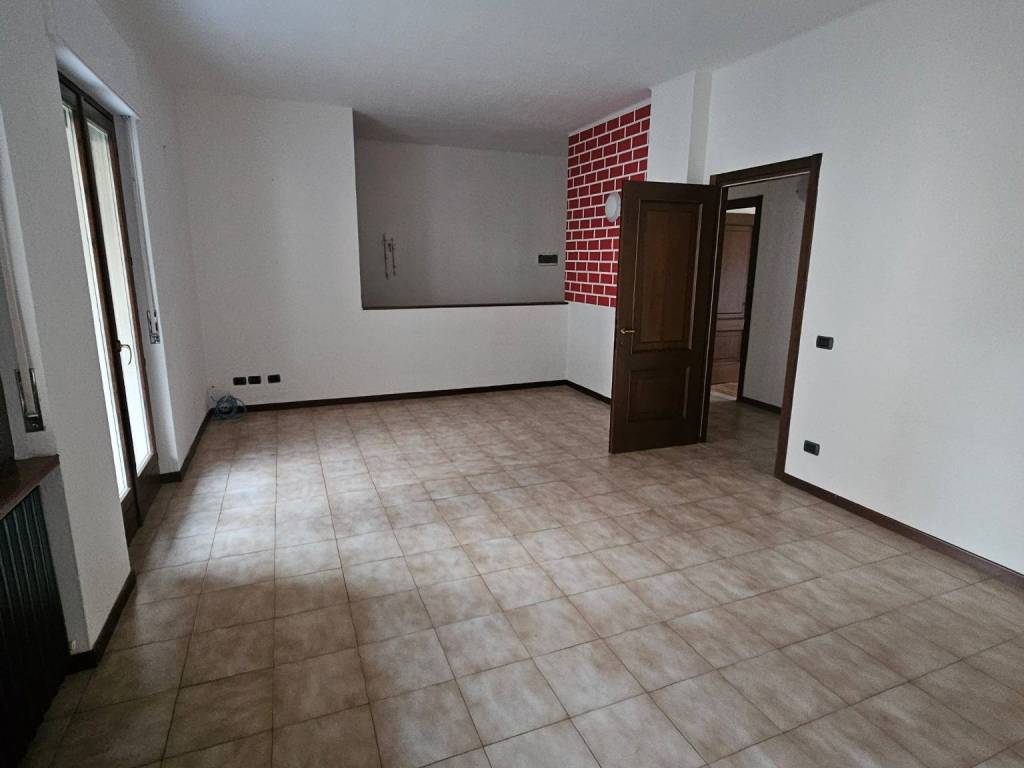 Appartamento a Omegna in Via Edmondo De Amicis - Foto 2
