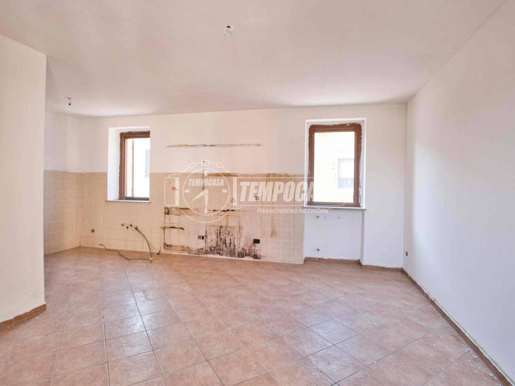 Appartamento a Borgolavezzaro in Via Cavour - Foto 4