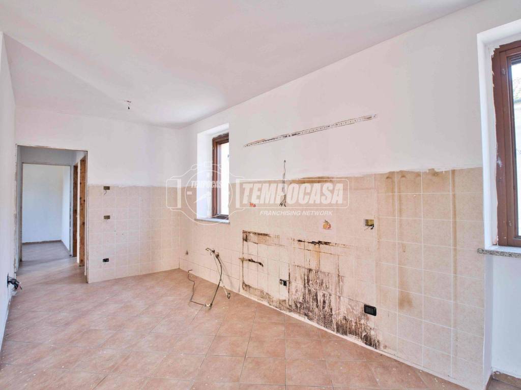 Appartamento a Borgolavezzaro in Via Cavour - Foto 5