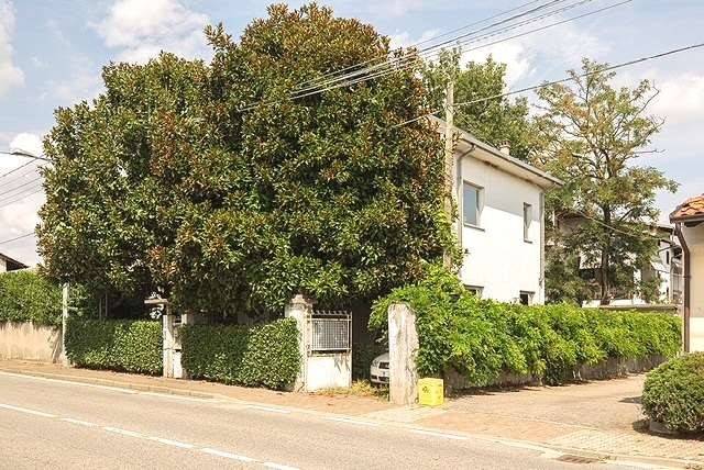 Villa a Momo in VIA BONIPERTI, 29 - Foto 3