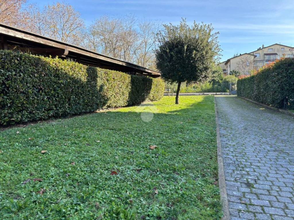 Casa indipendente a Prato in Via dell'Alloro, 37 - Foto 3