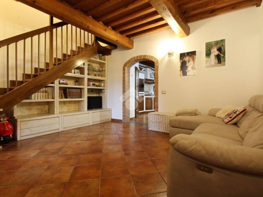 Casa indipendente a Prato in Via dell'Alloro, 37 - Foto 5