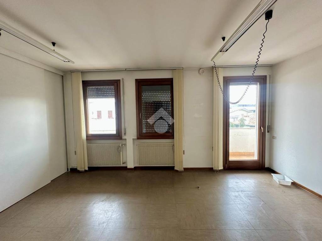 Immobile a Castelfranco veneto in Via Pietro Damini, 43 - Foto 4