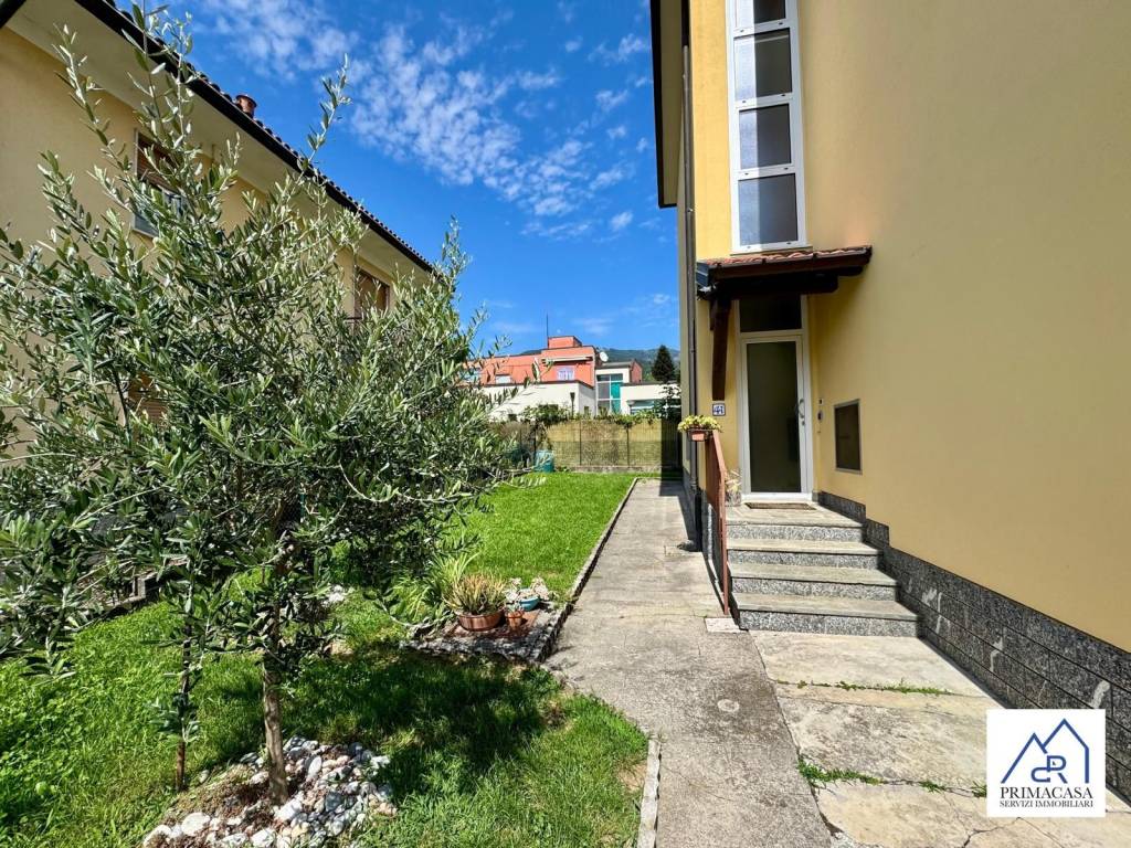 Villa a Gavirate in Via Gerli Arioli - Foto 4