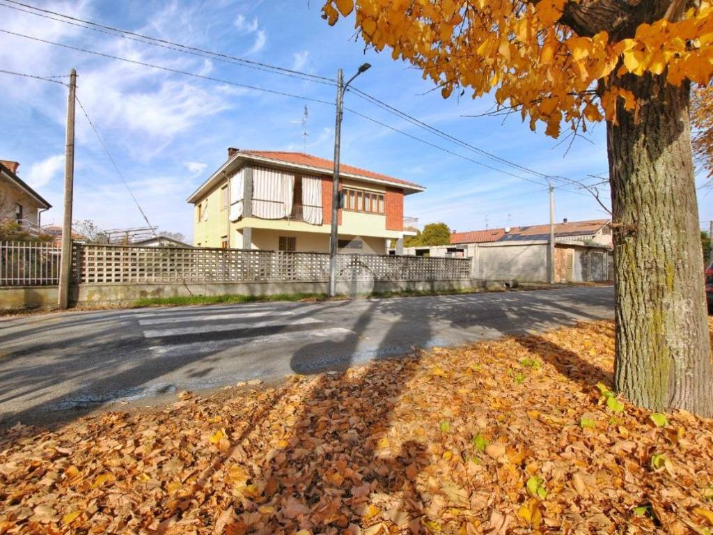 Villa a Livorno ferraris in Via Monsignor Montiglio Carlo, 1 - Foto 2