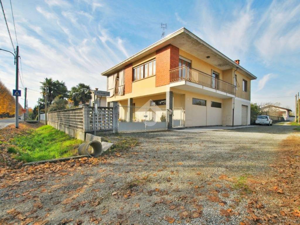 Villa a Livorno ferraris in Via Monsignor Montiglio Carlo, 1 - Foto 3