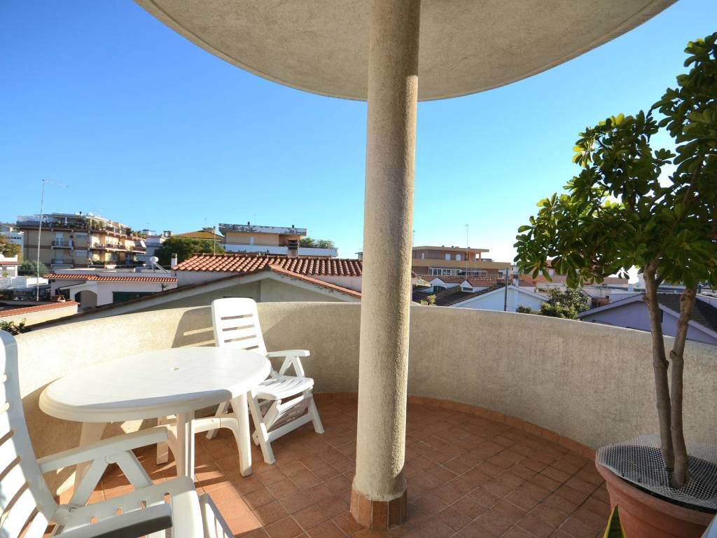 Appartamento a Santa marinella in Via Marmolada - Foto 4