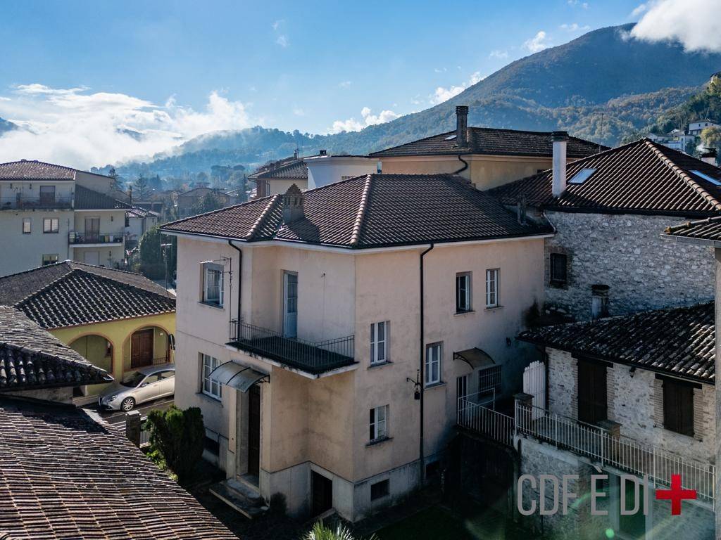 Villa a Contigliano in Viale Regina Margherita - Foto 4