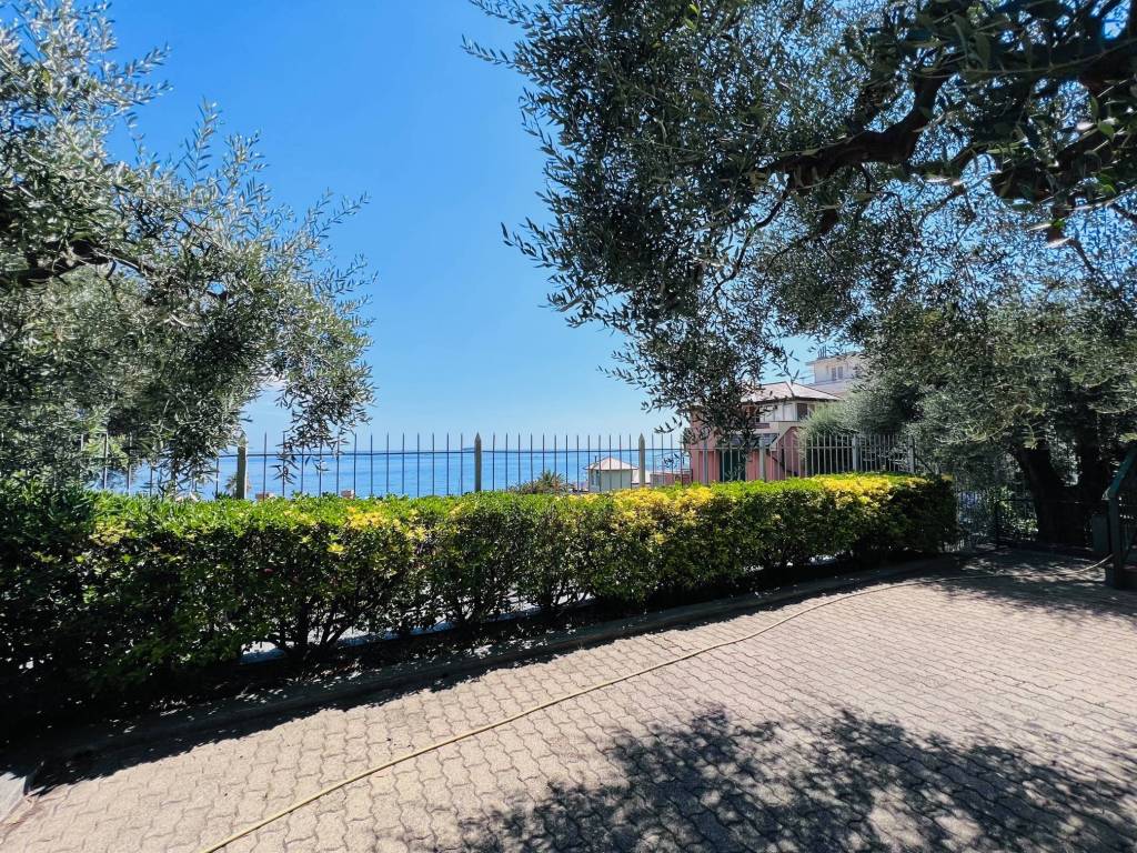 Appartamento a Arenzano in Via Unità d'Italia - Foto 2