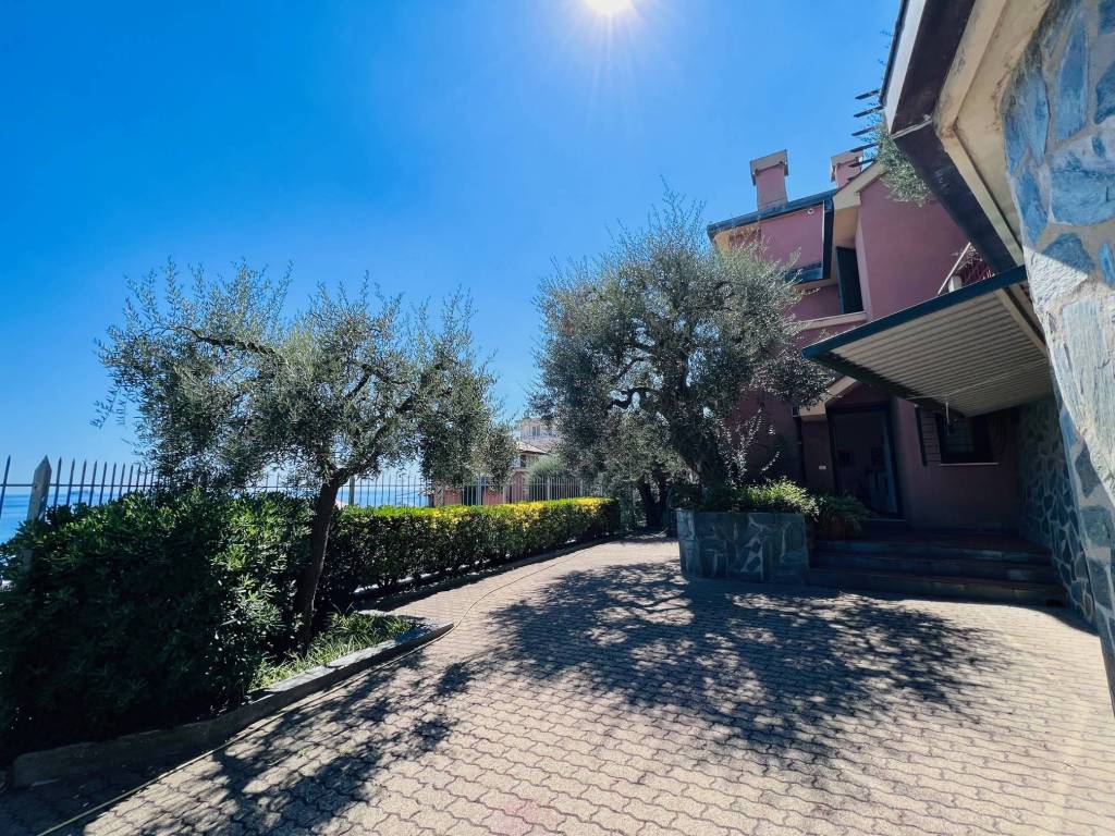 Appartamento a Arenzano in Via Unità d'Italia - Foto 4