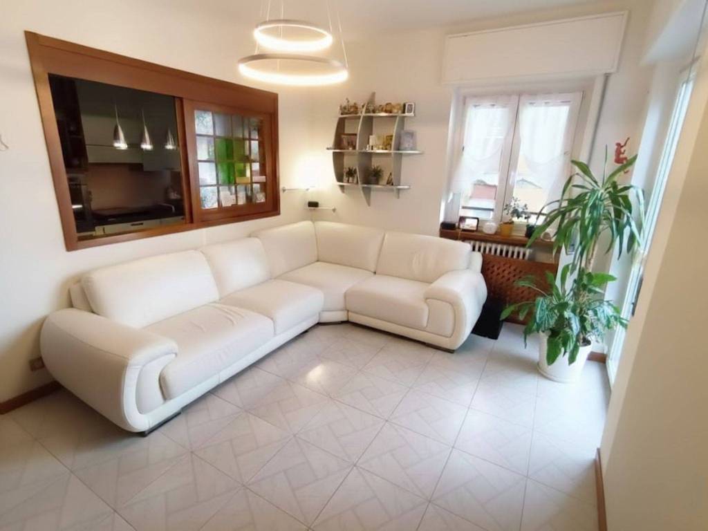 Appartamento a Malgrate in Via Vittorio Veneto, 7 - Foto 2