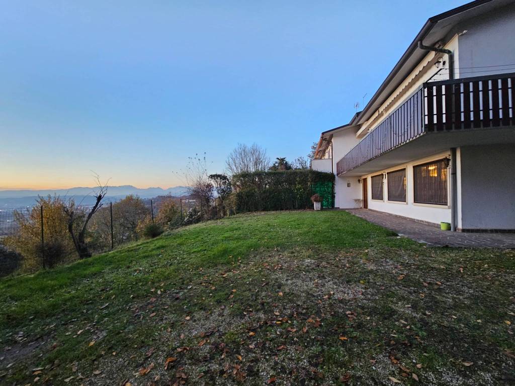 Villa a Vicenza in Viale 10 Giugno, 152 - Foto 2