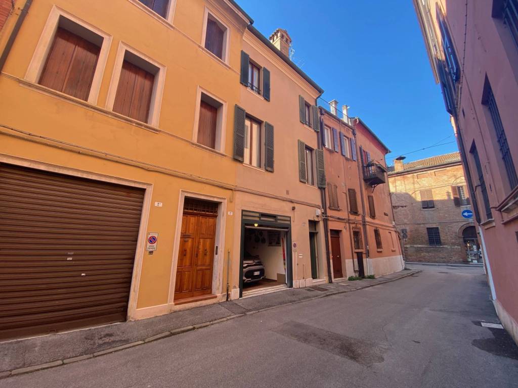 Casa indipendente a Ferrara in Vicolo Mozzo della Tegola - Foto 2