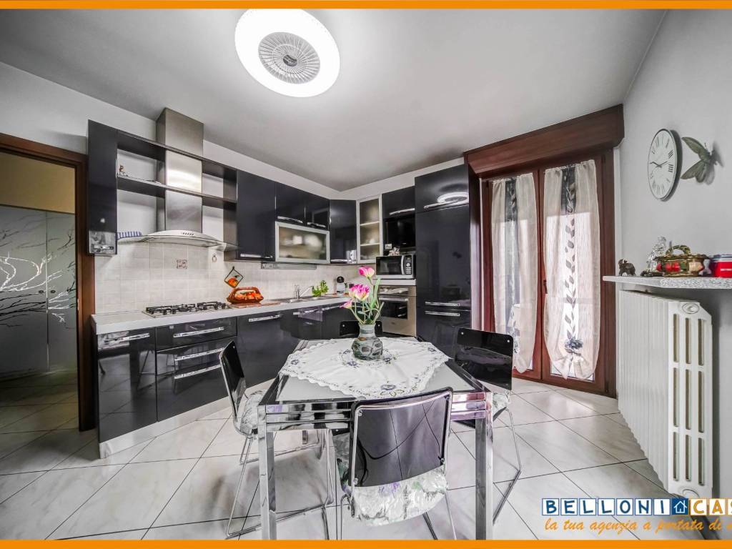 Villa a Cairate in Via dei Pellegrini - Foto 4