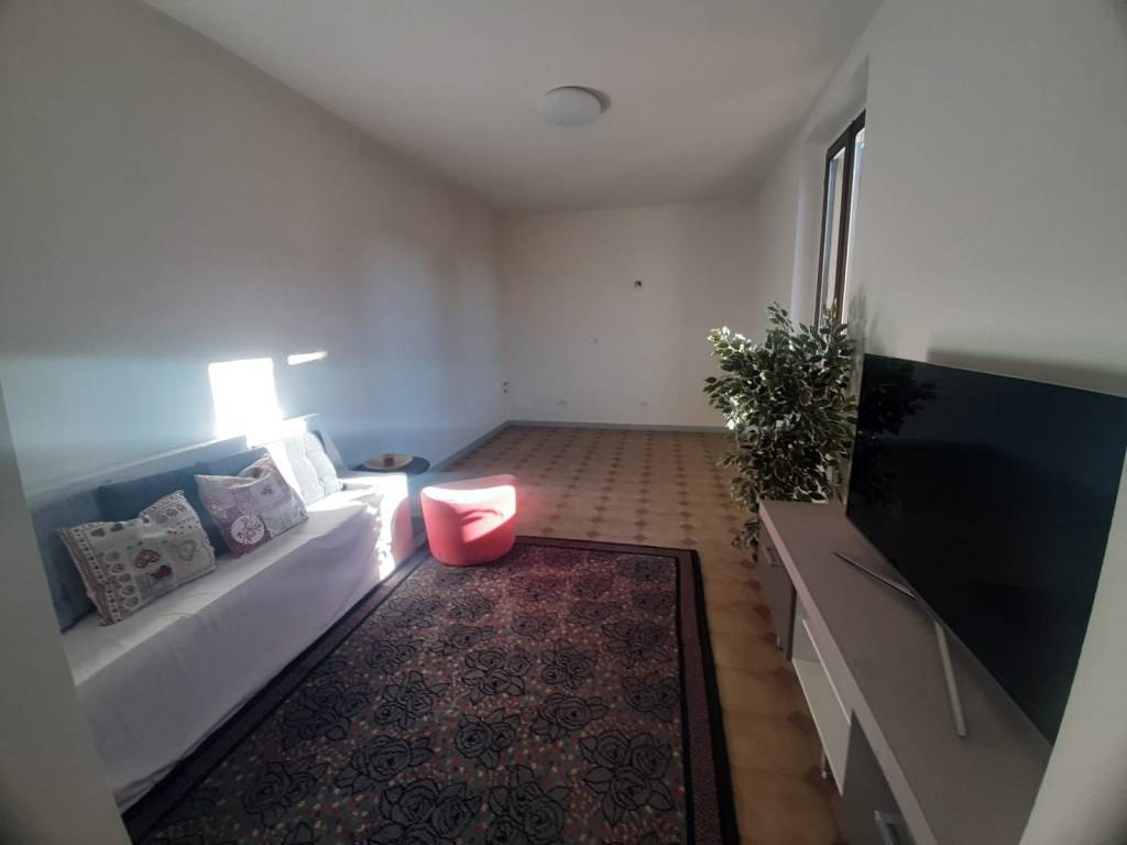Appartamento a Vigevano in Via Edmondo De Amicis - Foto 2