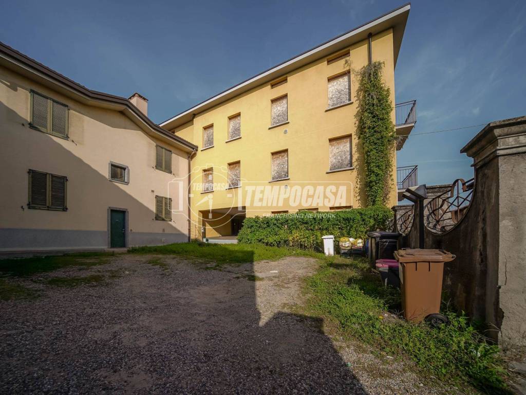 Palazzo / stabile a Cairate in Via XX Settembre 9 - Foto 2