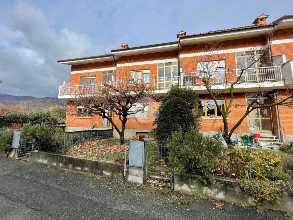 Villetta a schiera a Giaveno in Via martiri della libertà, 49 - Foto 2