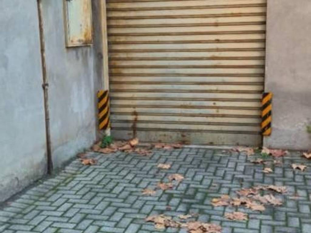 Box / garage a Bologna in Via Col di Lana, 8 - Foto 4