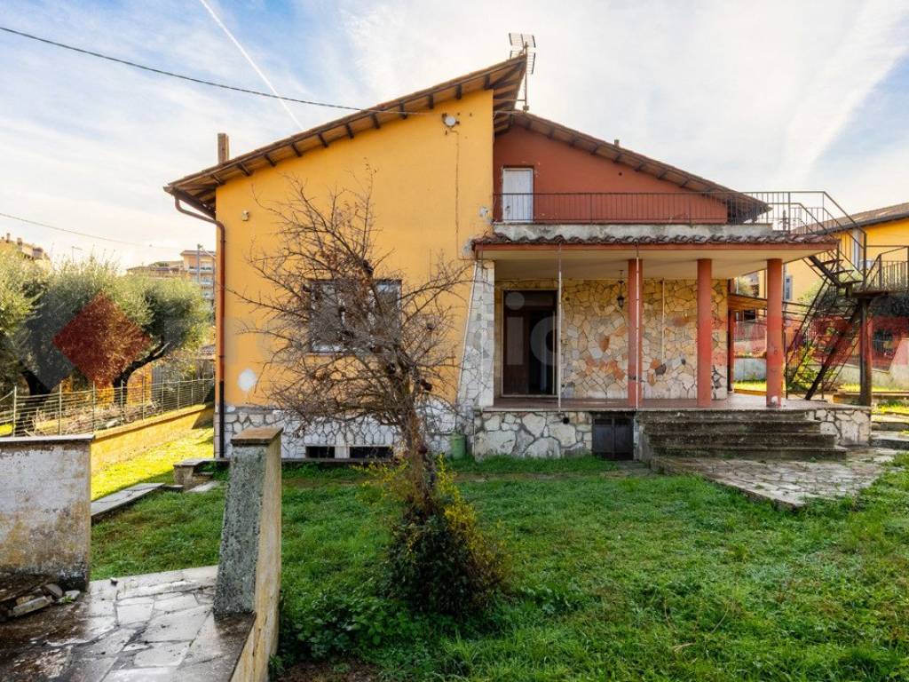 Casa indipendente a Grottaferrata in Via Vecchia Di Marino - Foto 2