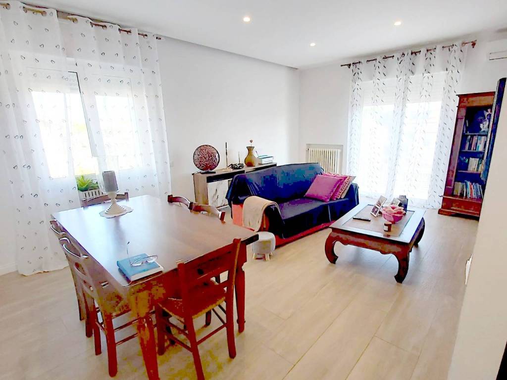 Appartamento a Riccione in Viale Loano - Foto 2