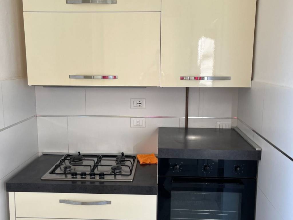 Appartamento a Pontedera in Via Enrico De Nicola - Foto 2