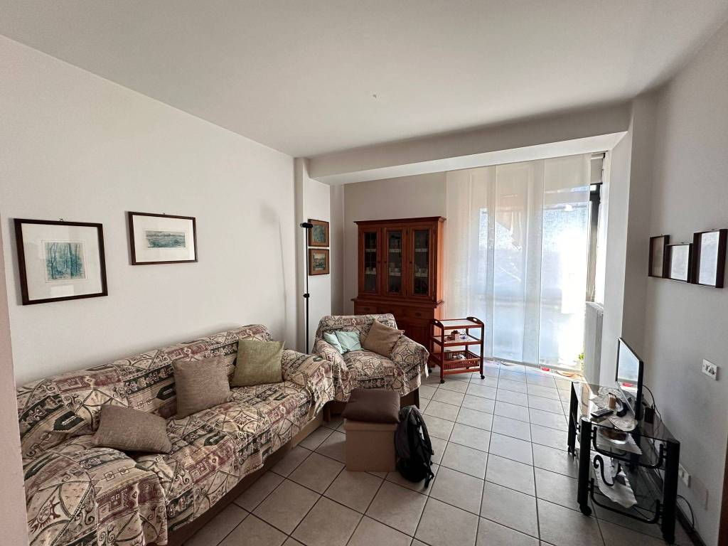 Appartamento a Gavirate in Viale Ticino, 24 - Foto 3