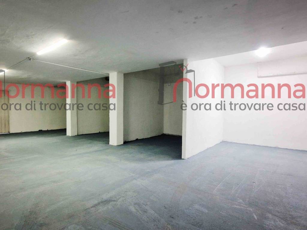 Box / garage a Aversa in Via dell'Archeologia, 24 - Foto 3