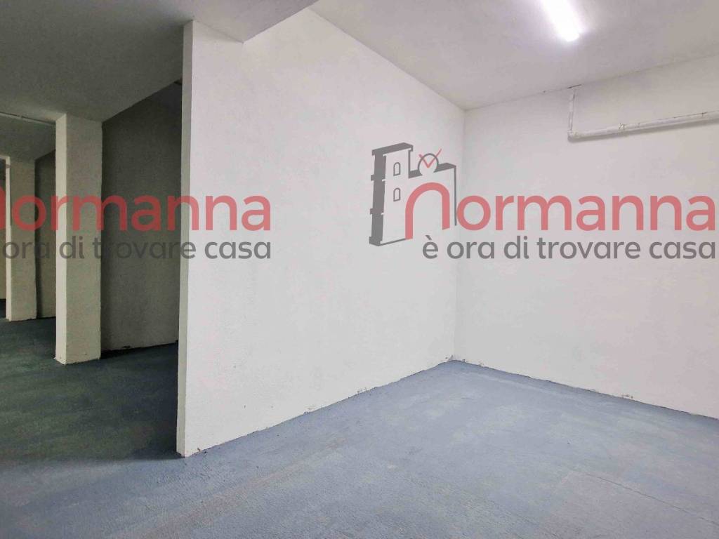 Box / garage a Aversa in Via dell'Archeologia, 24 - Foto 5