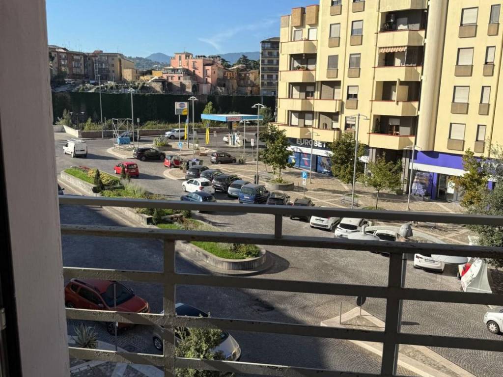 Appartamento a Benevento in Piazza Leonida Bissolati - Foto 2