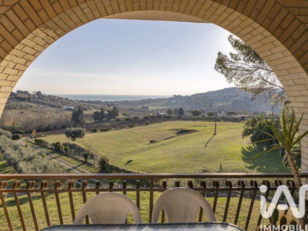 Villa a Civitanova marche in Strada Castelletta - Foto 2