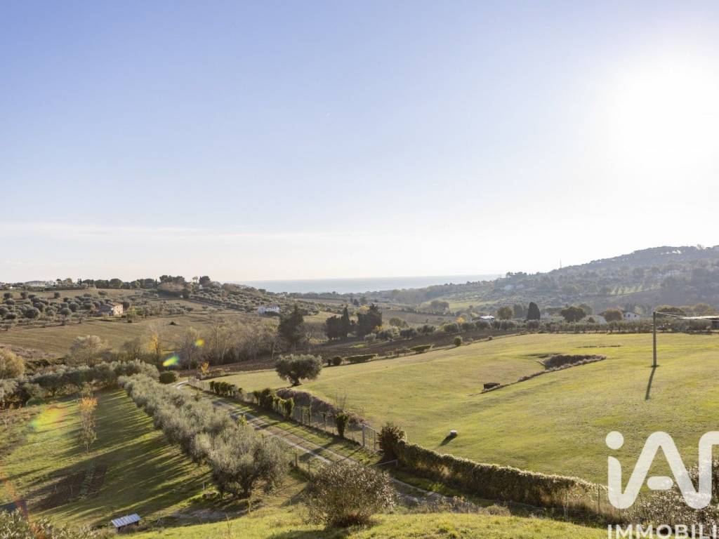 Villa a Civitanova marche in Strada Castelletta - Foto 4