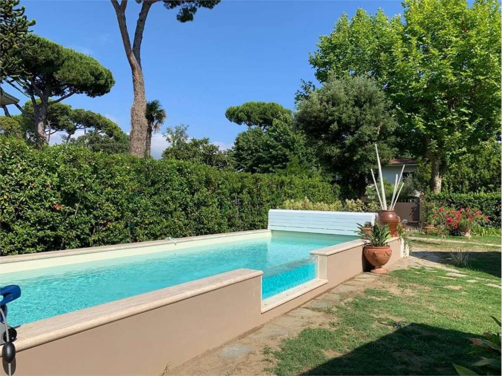 Villa a Forte dei marmi in Via Giuseppe Mazzini - Foto 2