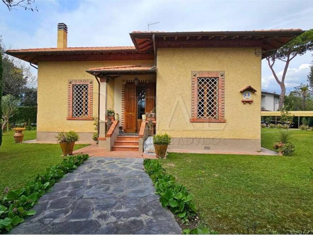 Villa a Forte dei marmi in Via Giuseppe Mazzini - Foto 3