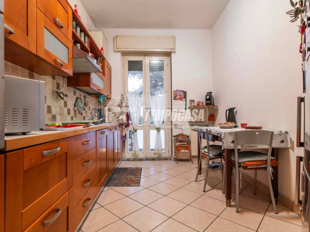 Appartamento a Gorla minore in Via Ambrogio Colombo 20 - Foto 2