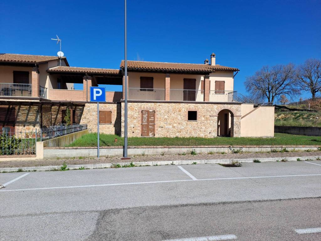 Villetta a schiera a Todi in frontignano - Foto 2