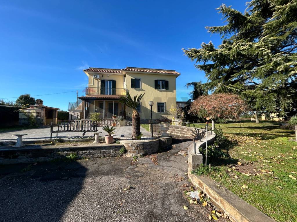 Villa a Aprilia in Via Gran Paradiso, 1 - Foto 2