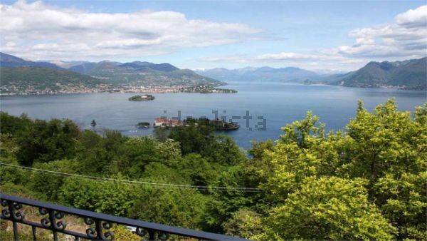 Villa a Stresa in Via per Stresa, 42 - Foto 2