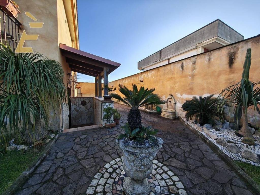 Villa a Giugliano in campania in Via Grotta dell' Olmo, 19 - Foto 3