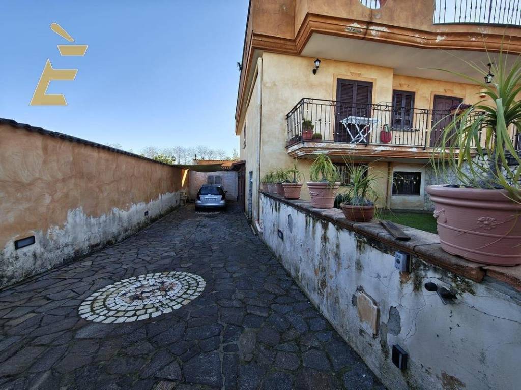 Villa a Giugliano in campania in Via Grotta dell' Olmo, 19 - Foto 5