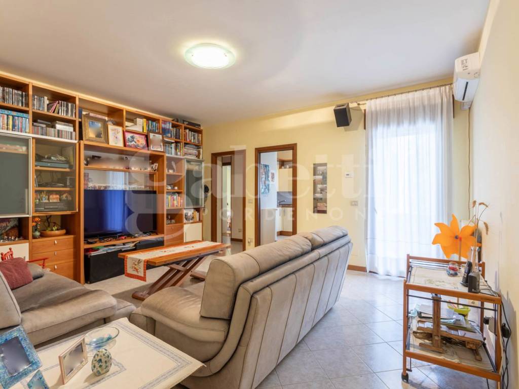 Appartamento a Cordenons in Via Stradelle, 234 - Foto 2