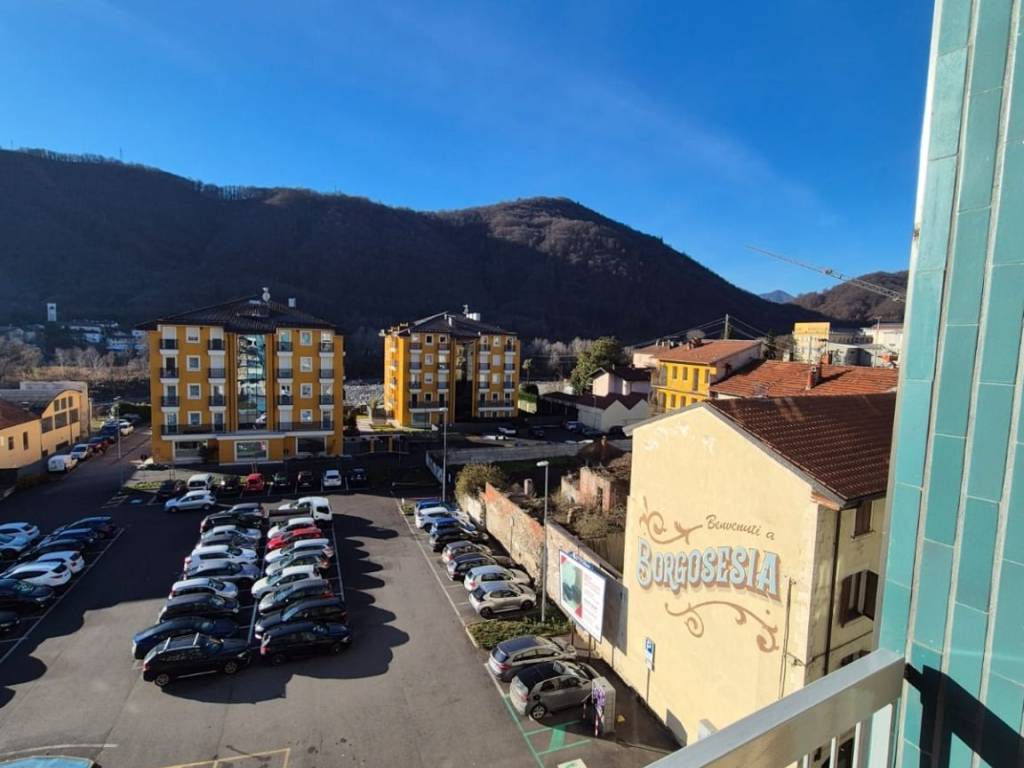 Appartamento a Borgosesia in Piazza Vincenzo Moscatelli - Foto 3