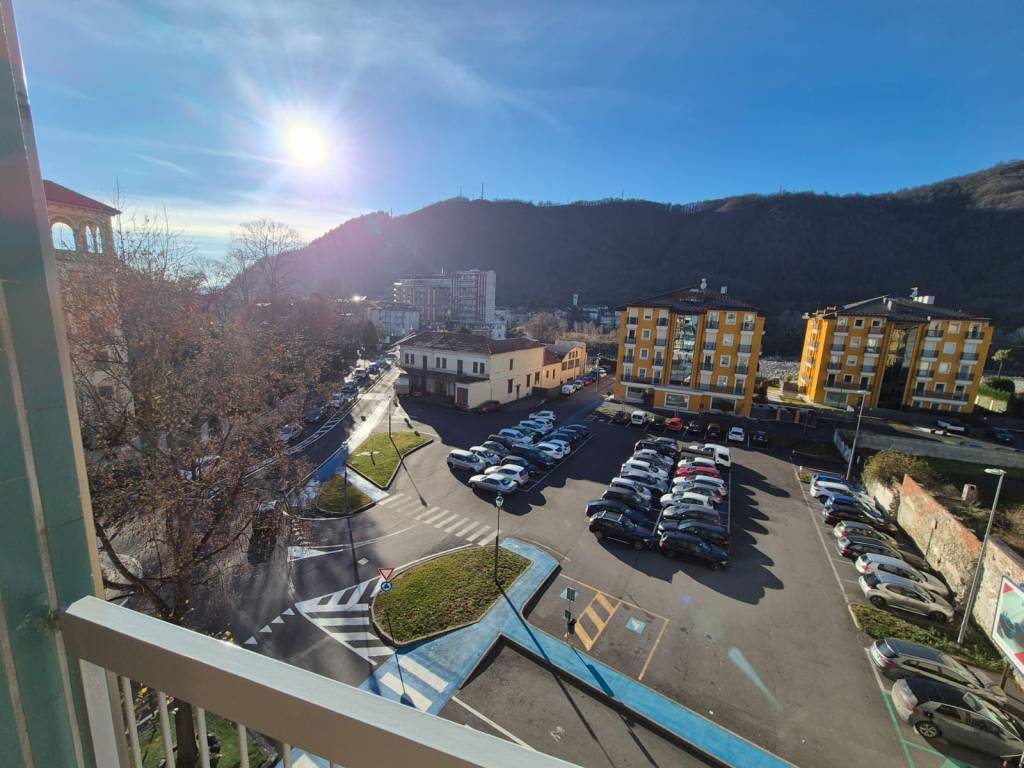 Appartamento a Borgosesia in Piazza Vincenzo Moscatelli - Foto 4