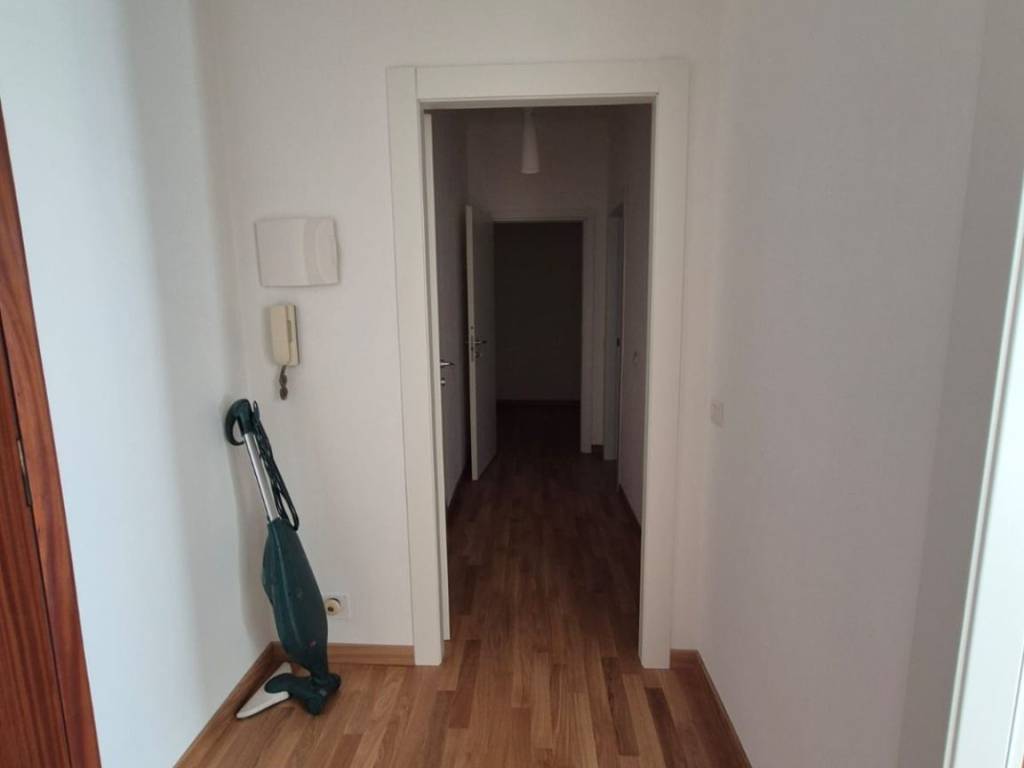 Appartamento a Borgosesia in Piazza Vincenzo Moscatelli - Foto 5