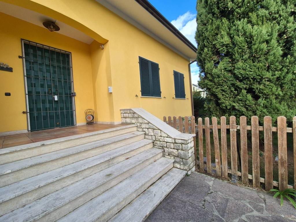 Villa a Ameglia in Via Cristoforo Colombo, 65 - Foto 4